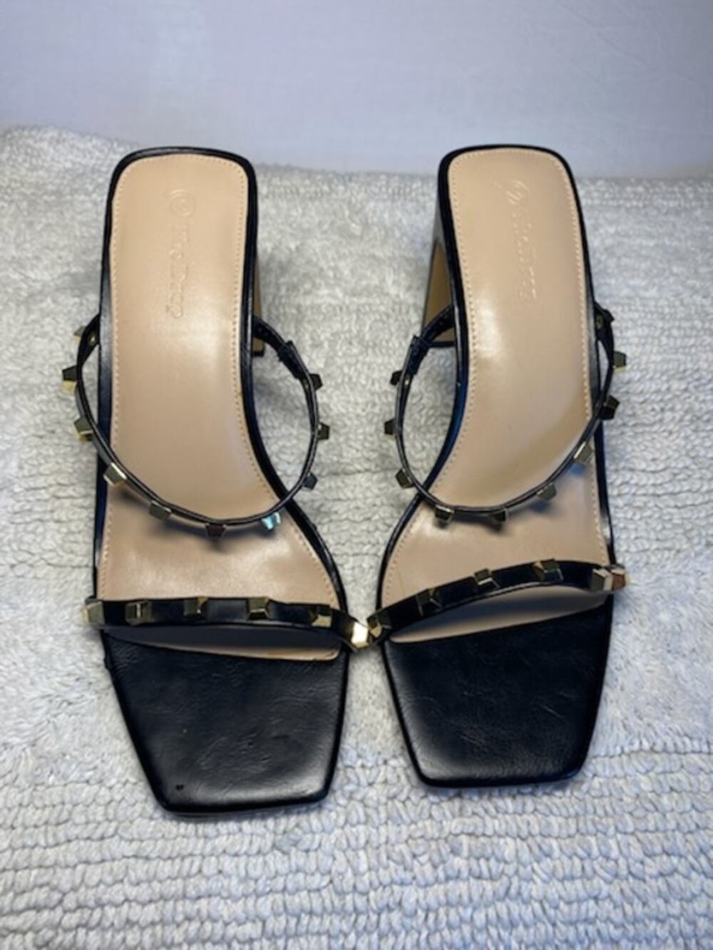 The Drop Avery Heels • Black Strappy • Gold Studs • Square Toe • Size 8.5